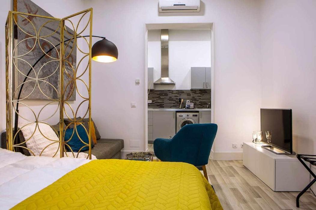 Calle Huertas Corazon By Regalatemadrid Exterior photo
