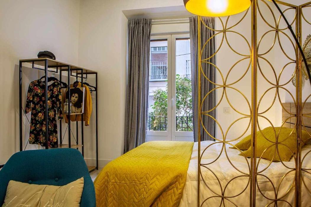 Calle Huertas Corazon By Regalatemadrid Exterior photo